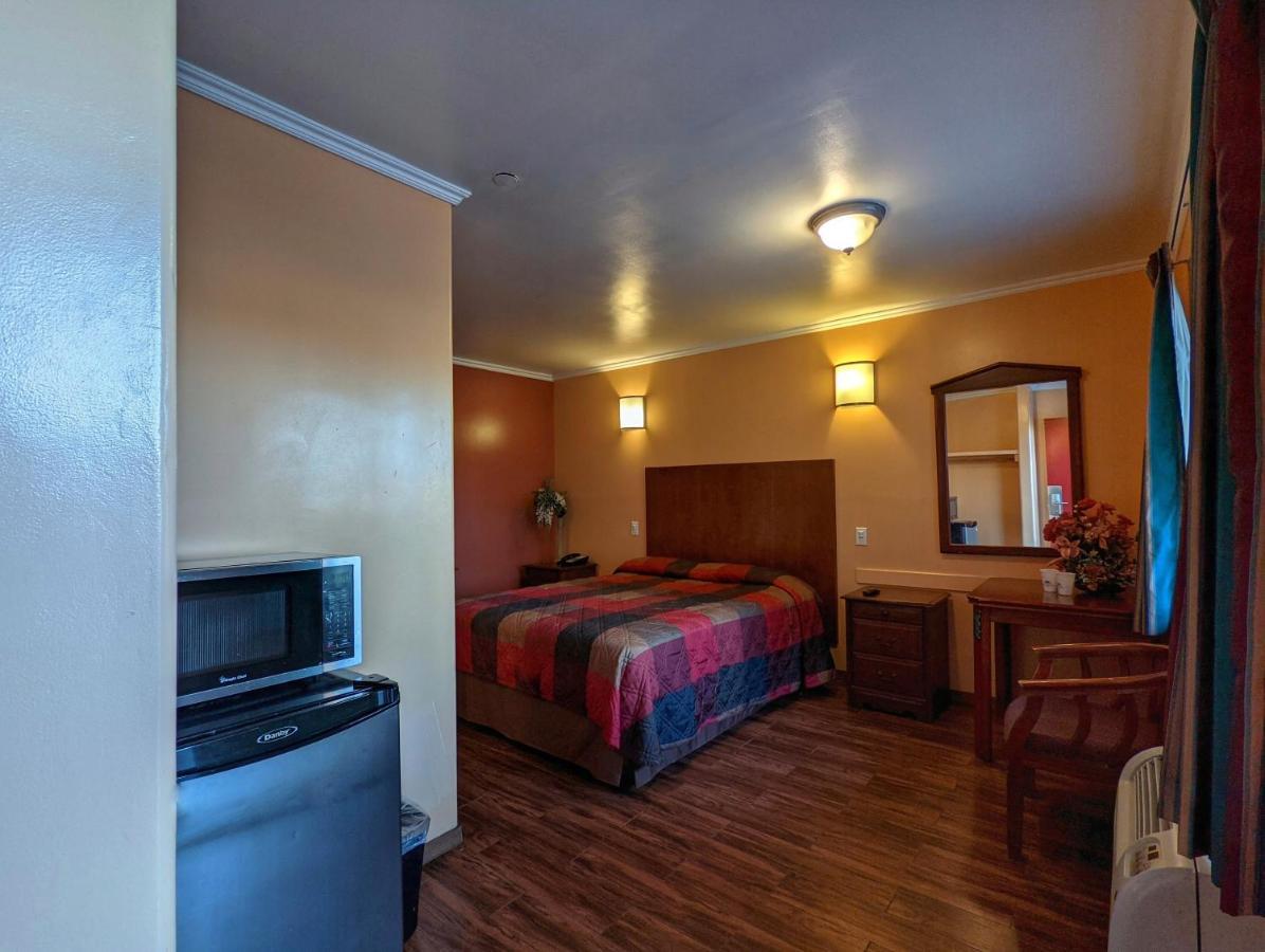 Americas Best Value Inn Oxnard-Port Hueneme Kültér fotó