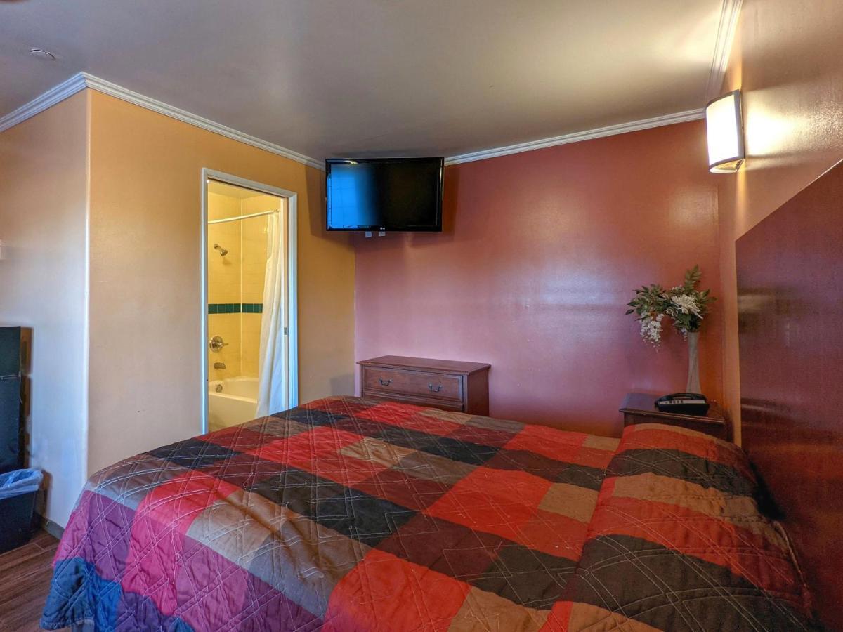 Americas Best Value Inn Oxnard-Port Hueneme Kültér fotó