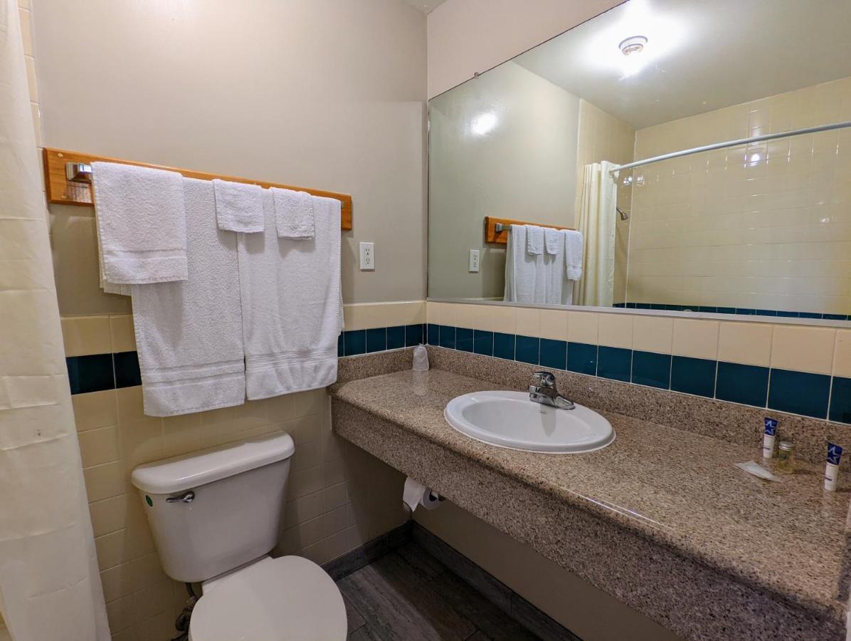 Americas Best Value Inn Oxnard-Port Hueneme Kültér fotó